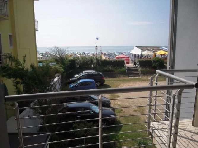2 Bedrooms Apartment with sea view