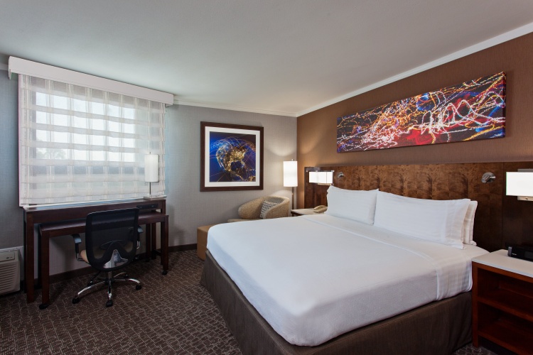 Holiday Inn Long Beach Airport photo 7