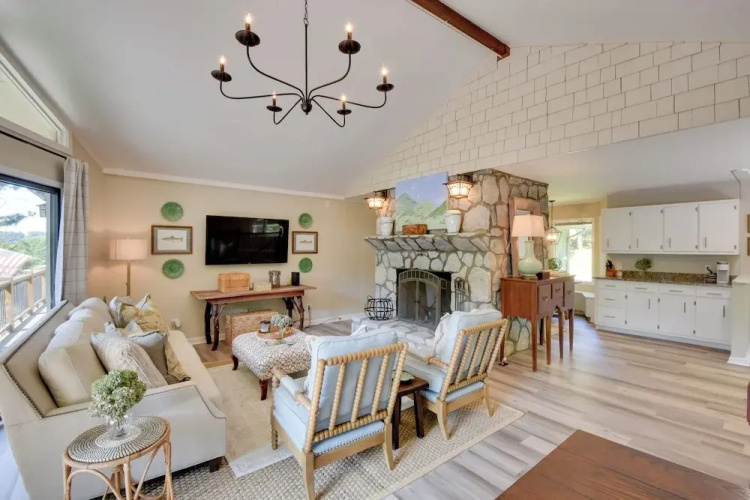 Stunning Dillard Home w/ Yard in Sky Valley!