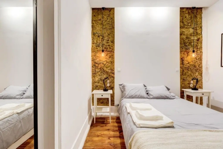 2 Bedrooms Apartment