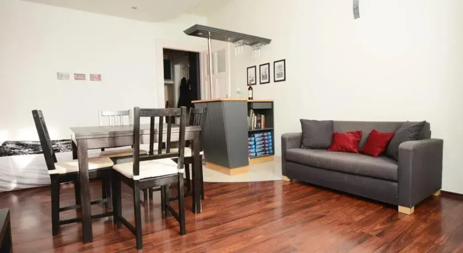 Romantic and Quiet Apartment