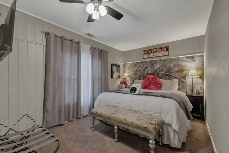 Marilyn House Iconic Charm 3 Mins to Downtown!