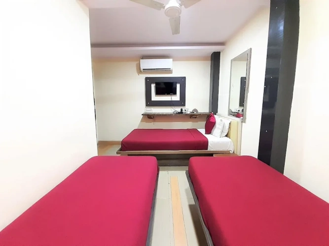 Standard Triple room