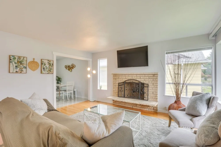 5 Bedrooms Cottage