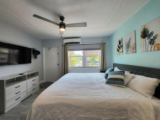 Barefoot Mailman Inn & Suites