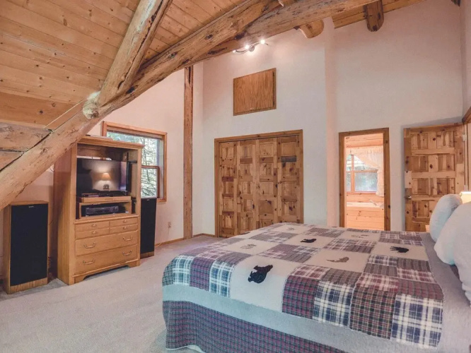 Bear Den Log Cabin