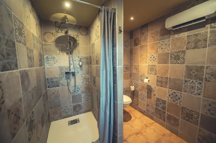 Comfort room