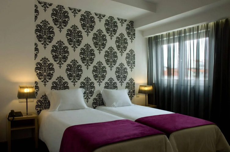 Hotel Genesis