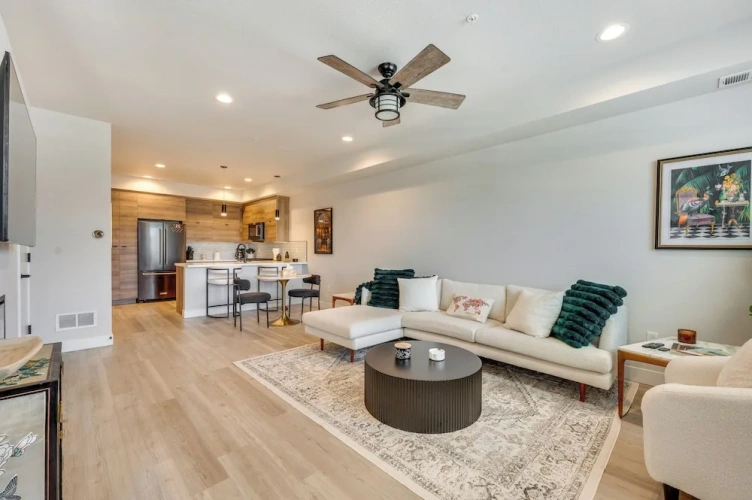 2 Bedrooms Apartment
