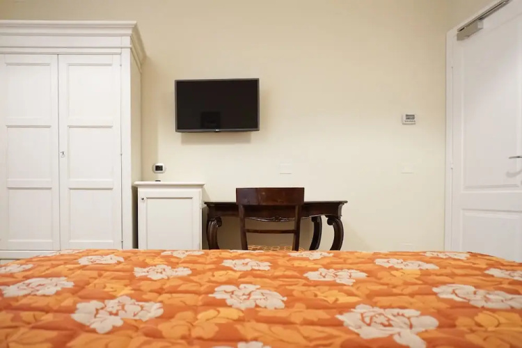Casa Isolani Piazza Maggiore 1.0
