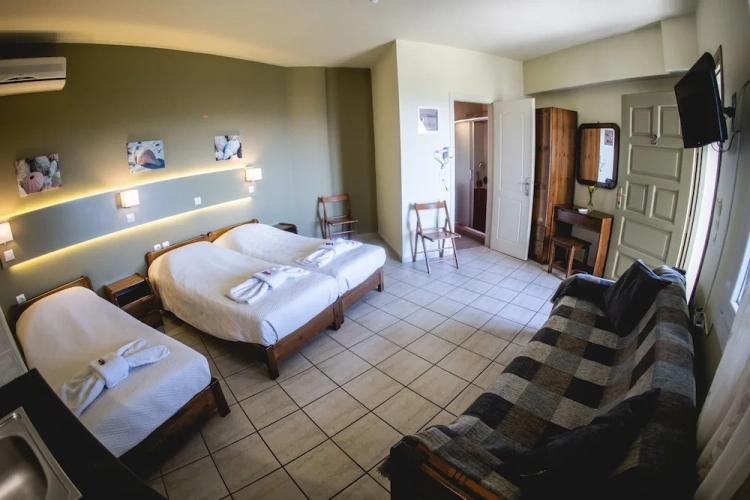 Standard Quadruple Family room