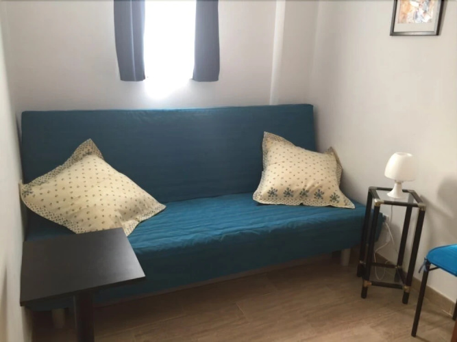 Recently Refurbished Center Apartment