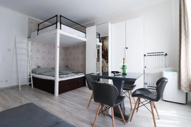 1 Bedroom Apartment