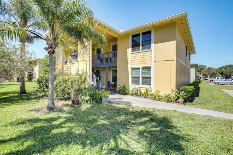 Walk to Pier: St Augustine Beach Condo w/ Balcony!