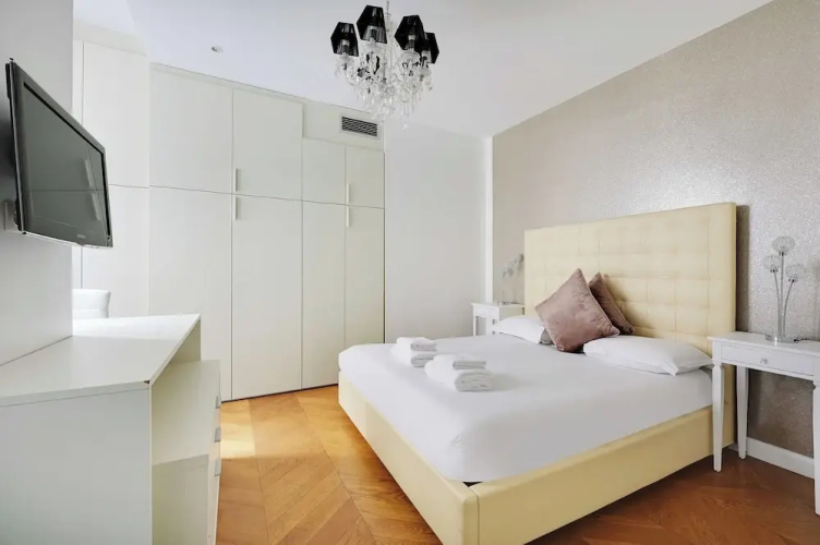 Charming 2br/4p - Georges V / Champs-elysees