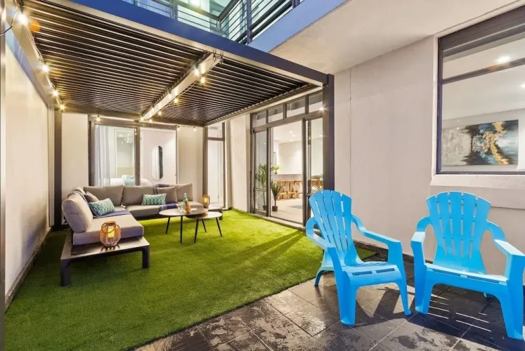 2 Bedrooms Apartment