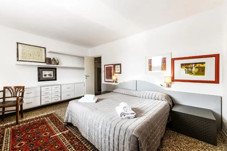 Venice Glass Apartment