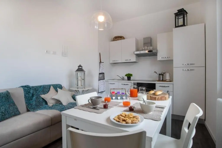 2 Bedrooms Apartment