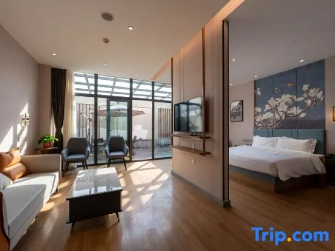 Deluxe Suite