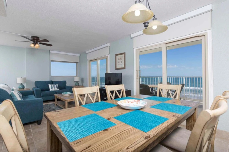 Inverness Condominium 400