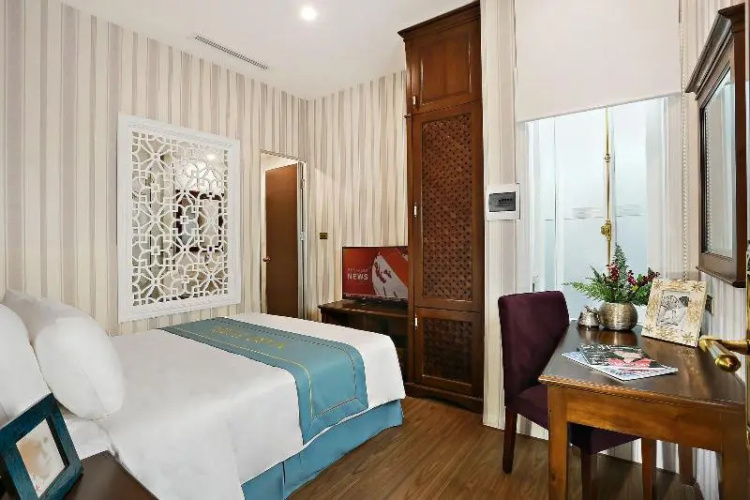 Maro Hotel