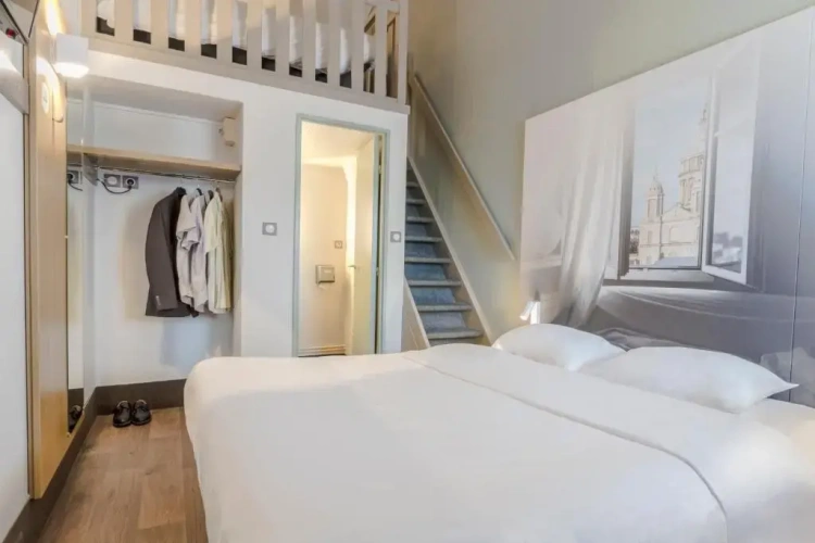 Quadruple room