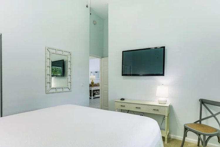 2 Bedrooms Villa
