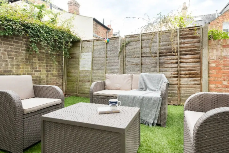 The Jericho Terrace House - 2BD + Parking
