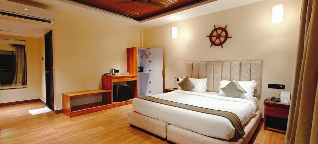 Premium Double room with balcony and with garden view