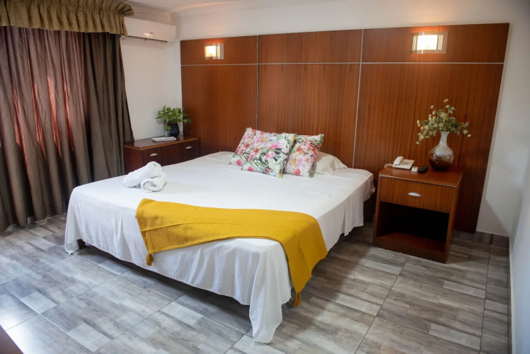 La Cresta Inn
