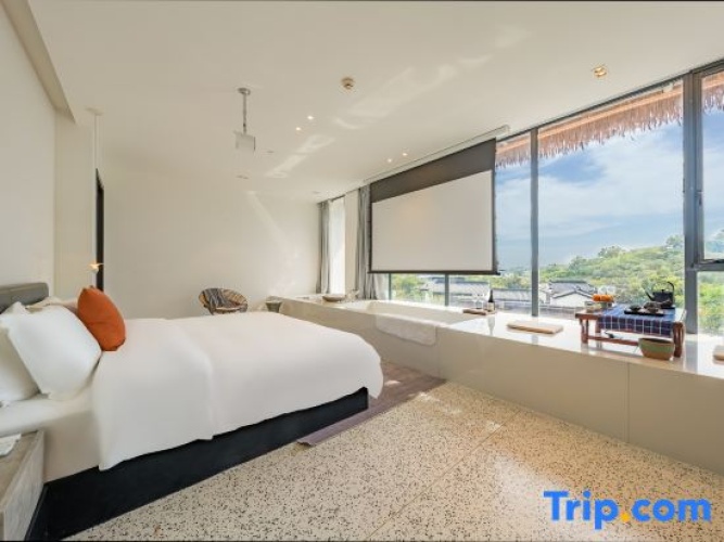 Standard Family room with view