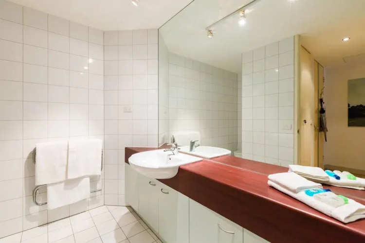 GEM, 1BDR Melbourne Apartment