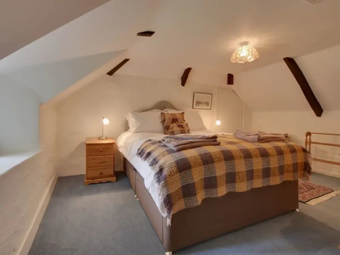 Lew Quarry Cottage