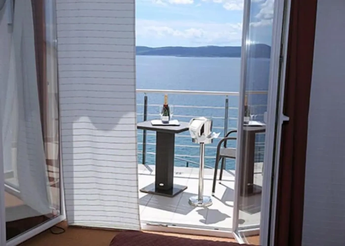 Standard Twin room with balcony and with sea view