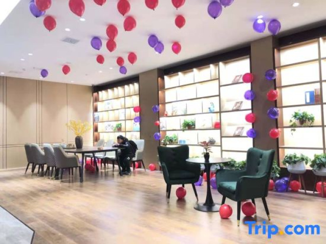 Longcheng Hotel