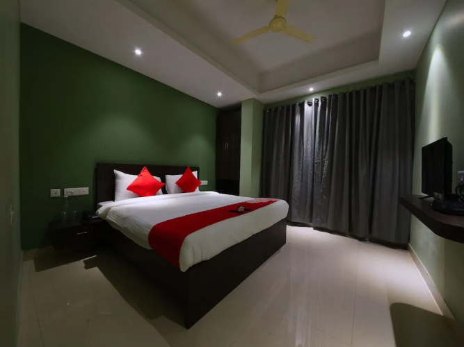 OYO Flagship 630 VIP Road