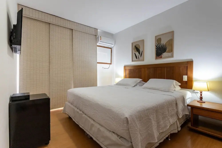 (902-A) Apartamento com Suíte no Coração Leblon
