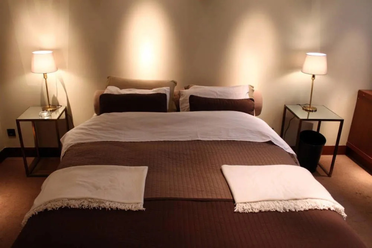 Elegant & Cozy Central Apt - 5' to Athens Metro St