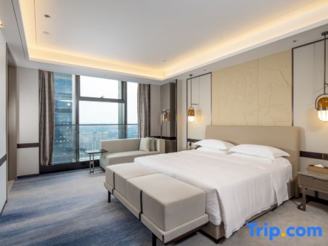 Deluxe Double Suite