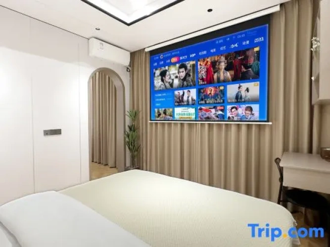 2 Bedrooms Standard Family room