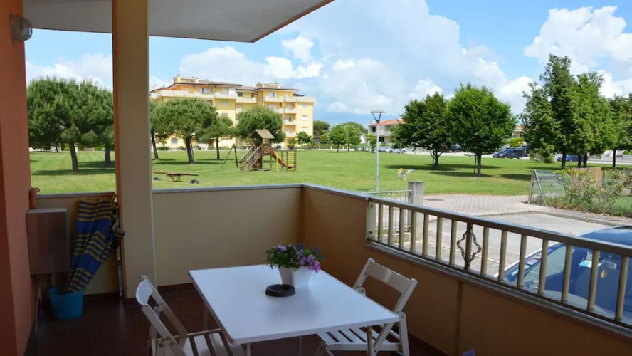 Charming Apartment Close to the Beach
