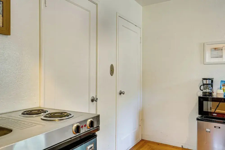 Serene Studio in SF Suburbs: Quiet + Cat Friendly!
