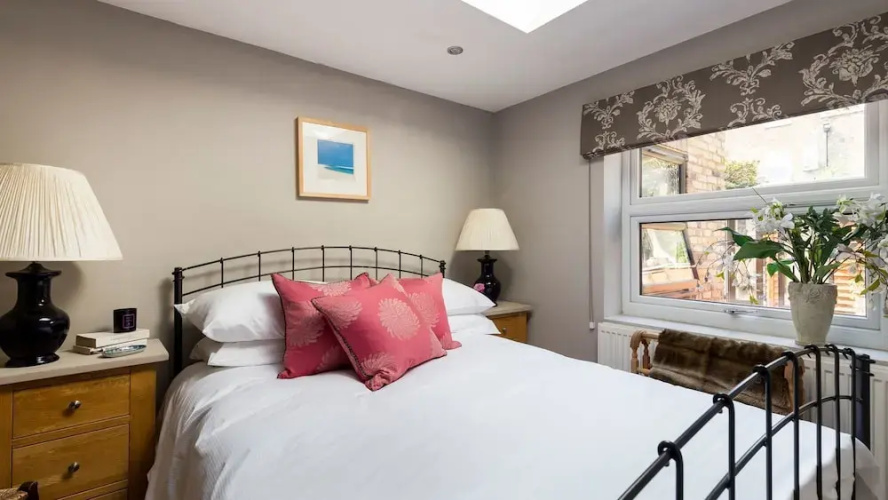 Beautiful 2BR flat right by Clapham Common