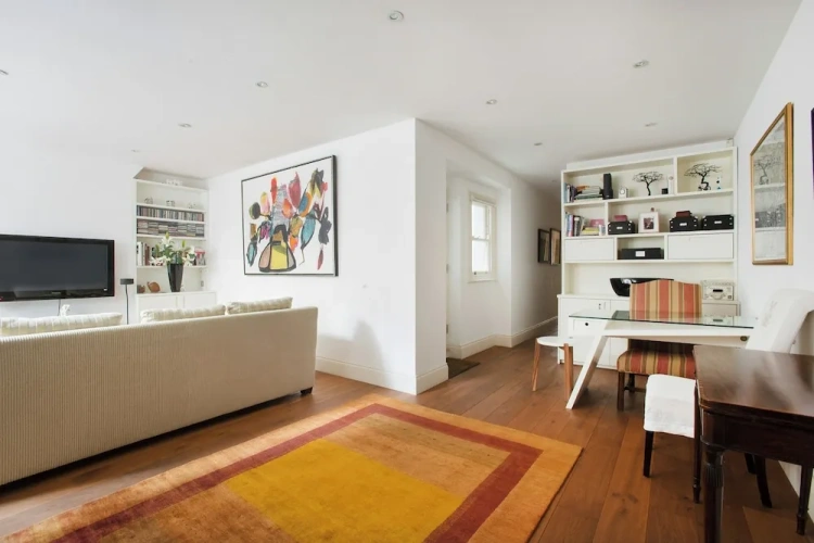 3 Bedrooms Apartment
