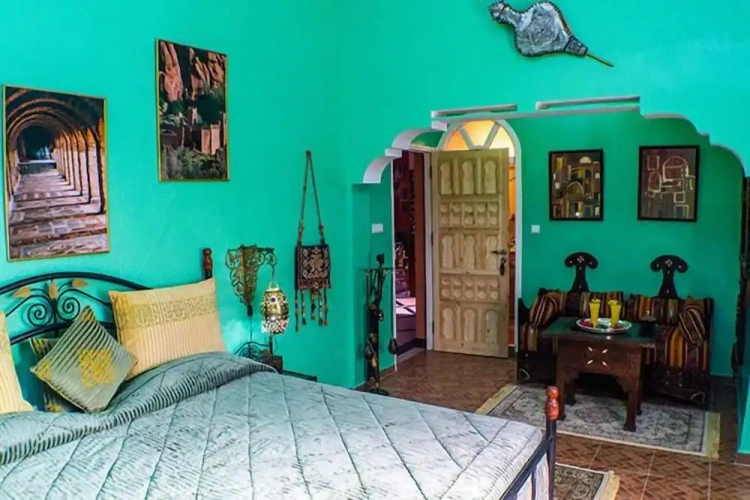 Standard Triple room