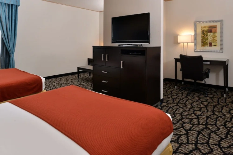 1 Bedroom Quadruple Suite
