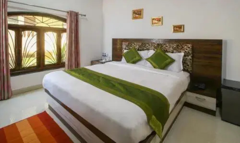 Hotel Sky Light Royal Stay