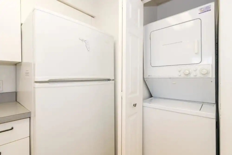 Cove at Sandy Pointe Unit 208a