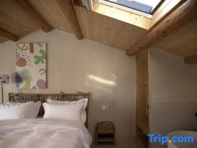 2 Bedrooms Family Suite with balcony and with mountain view
