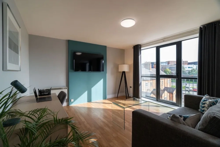 2 Bedrooms Business Quadruple Apartment